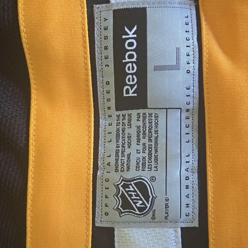 Boston Bruins Jersey #30 Tim Thomas - Picture 6 of 6